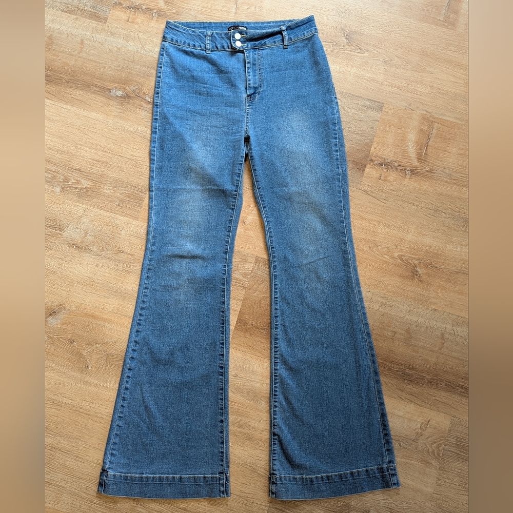 Fashion Nova Women's Blue Flared Bell Bottom Jeans Size 5